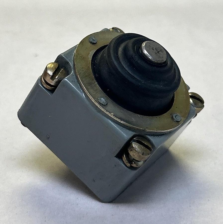 CUTLER-HAMMER,E50DT1,LIMIT SWITCH OPERATING HEAD NOS
