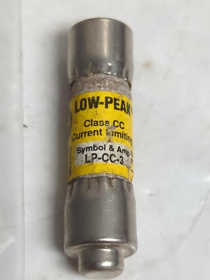 Used COOPER BUSSMANN,LP-CC-3,LOW-PEAK 3 AMP FUSE LOT OF 7 PRE-OWNED