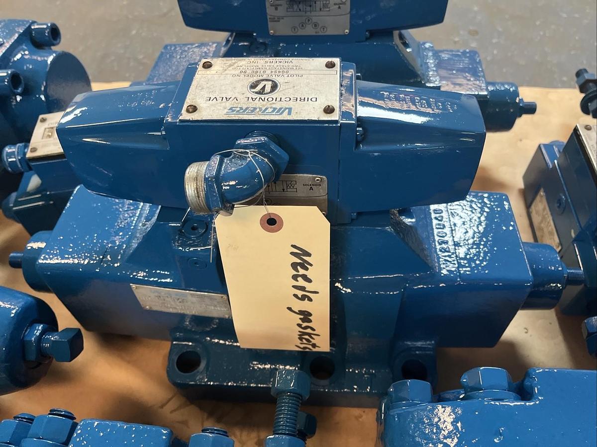 Used VICKERS,DG5S4-10-2C-53,DIRECTIONAL CONTROL VALVE NEEDS NEW SEALS