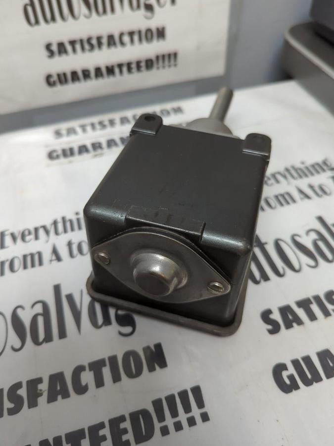 UNITED ELECTRIC,B10J 13270,TEMPERATURE CONTROLLER 22AMP 125/250/480 VAC NOS