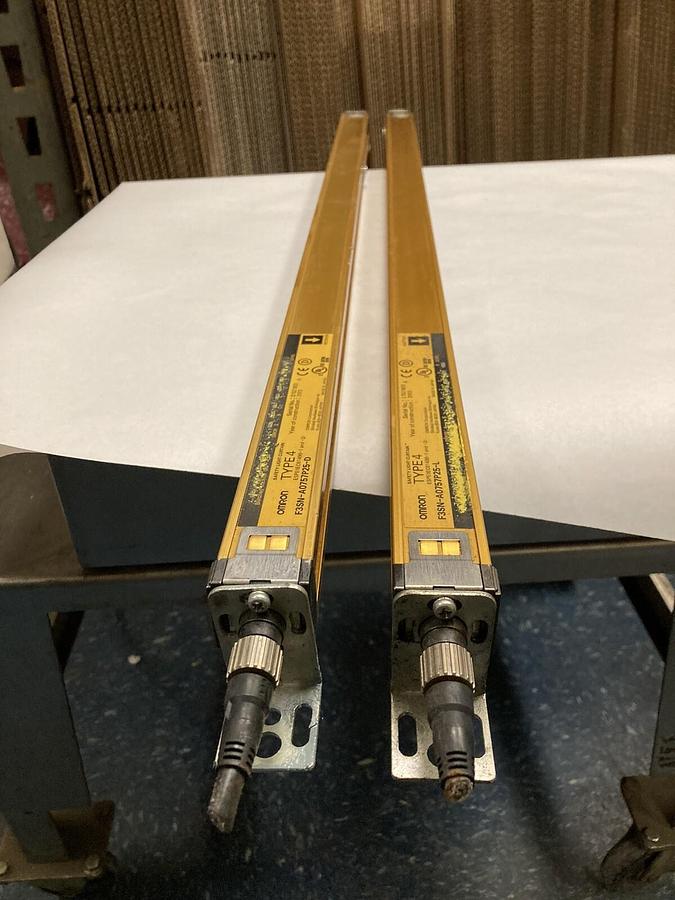 Used Omron,F3SN-A0757P25-D/L,Light Curtain Transmitter w/ Reciever 757MM, 24V