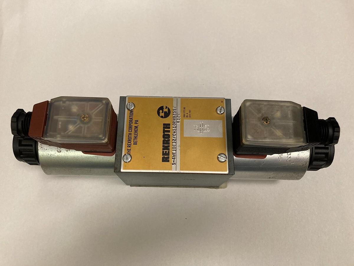 Used Rexroth,5-4WE10E32/CW110RN9Z55/A12V,Hydraulic Valve