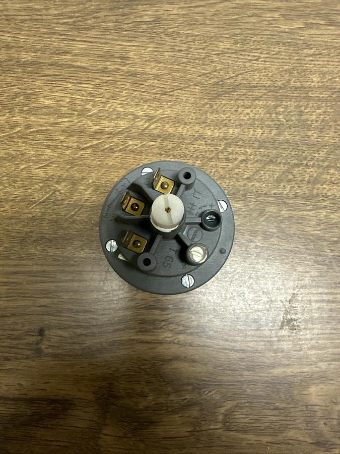 Huba Control AG,CH-8116,Adjustable Air Switch