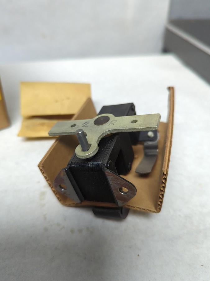 CLARK,KPM-9,SERVICE KIT CONTACT MAGNET ARMATURE ASSEMBLY NOS