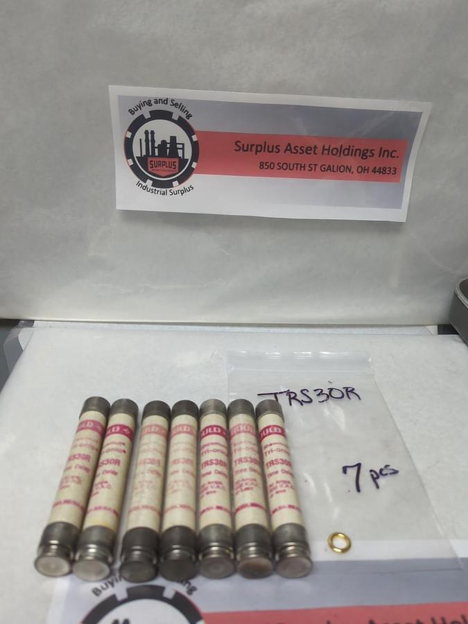 Used GOULD SHAWMUT,TRS30R,TRI-ONIC 30 AMP FUSE LOT OF 7 PRE-OWNED