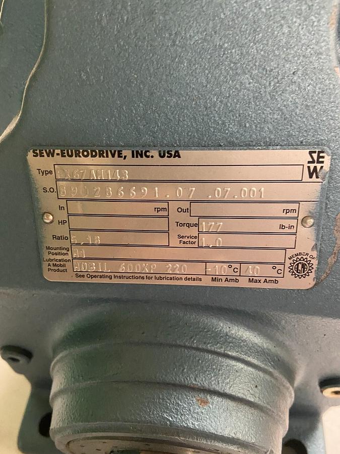 Sew Eurodrive,RX67AM143,Helical Gear Reducer Ratio 5.18 177lb in