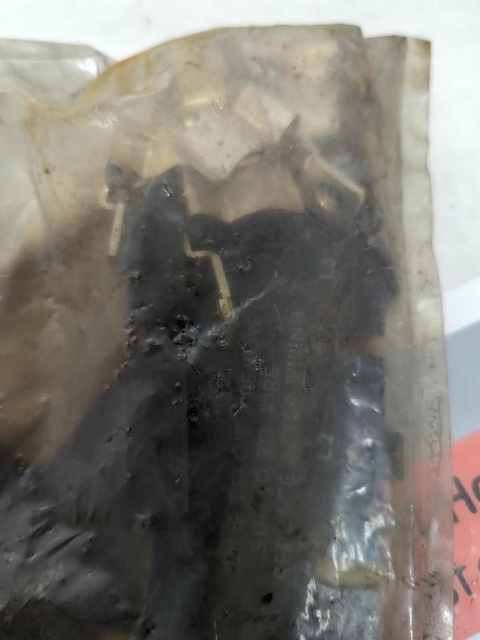 GENERAL ELECTRIC,THC32S62,FUSE CLIP ASSEMBLY MOD 1 60A 600V NOS