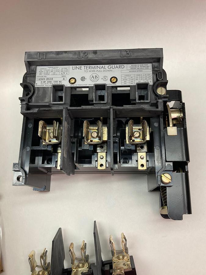 Allen Bradley,1494V-DS30,Ser A Disconnect Switch Set