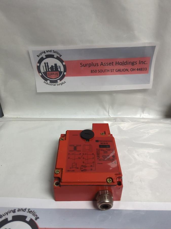 Used TELEMECANIQUE,XCS-E5511,SAFETY LIMIT SWITCH PRE-OWNED