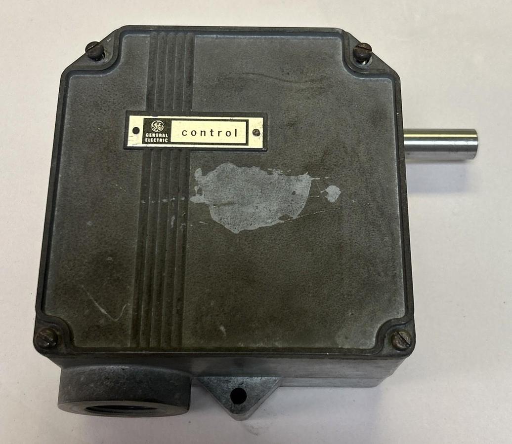 Used GENERAL ELECTRIC,CR115E462101,ROTARY LIMIT SWITCH 40:1