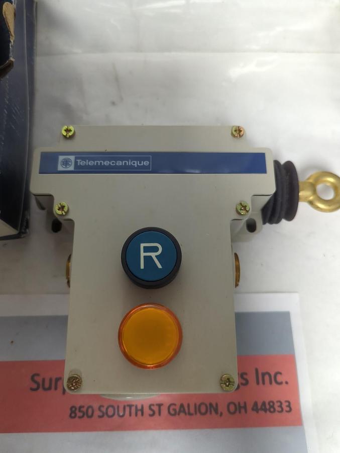 TELEMECANIQUE,XY2-CE1A19H7,CABLE PULL SWITCH NOS