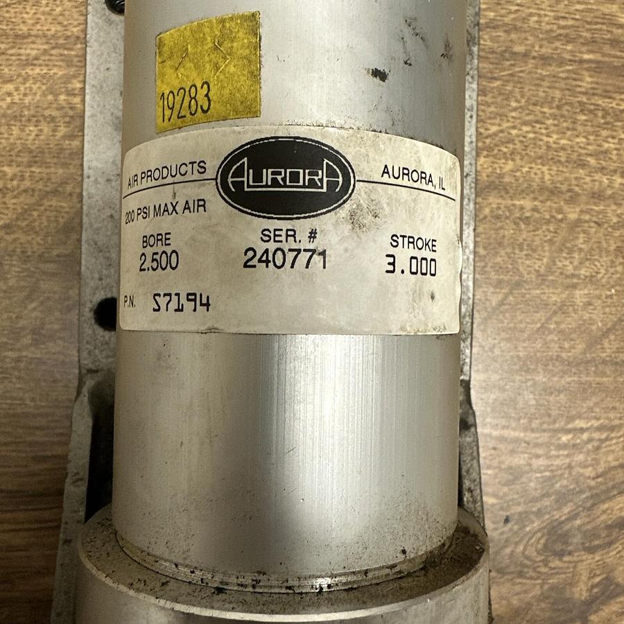 Used Aurora,S7194, 2.5" Bore 3.0" Stroke Air Cylinder wMounting Bracket
