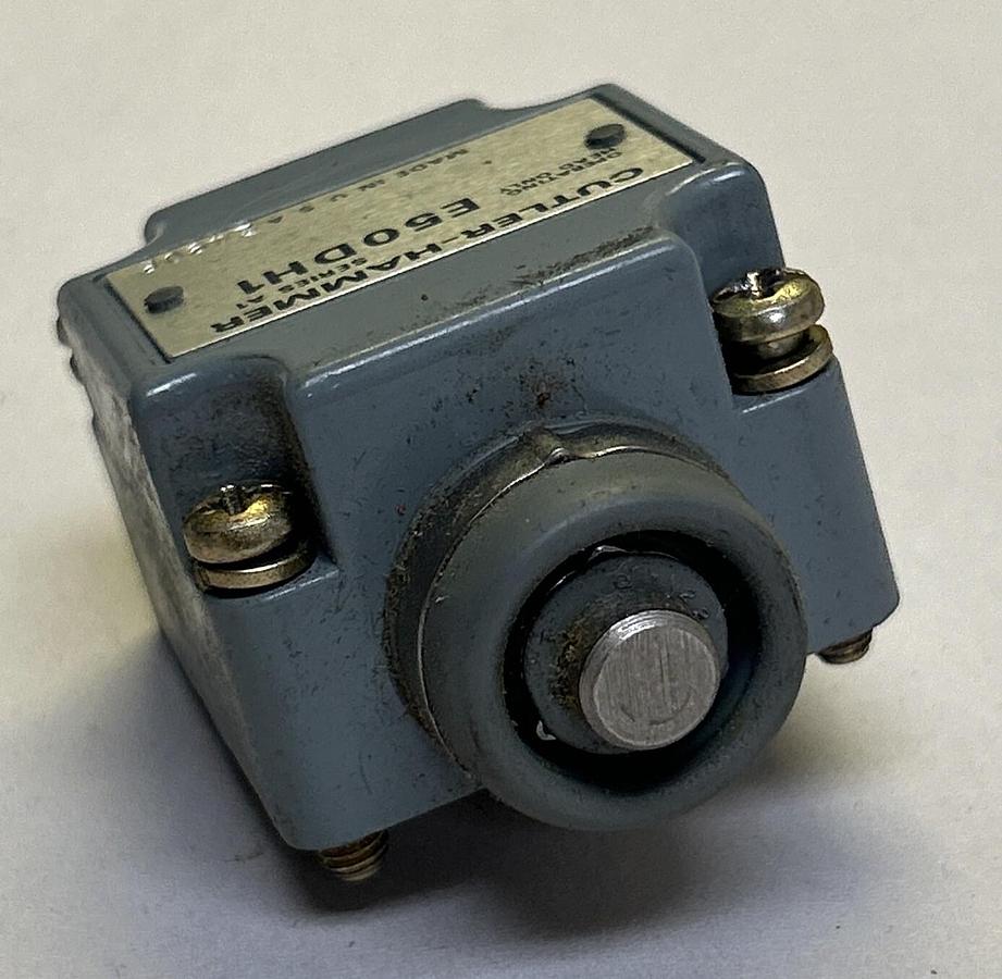 Used CUTLER-HAMMER,E50DH1,LIMIT SWITCH HEAD