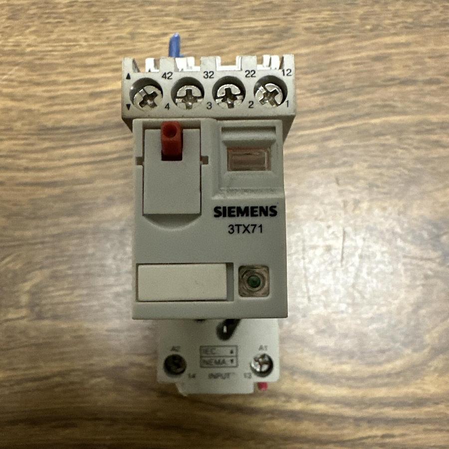 Used Siemens,3TX7144-4E5,Contact Base w/3TX71 Relay