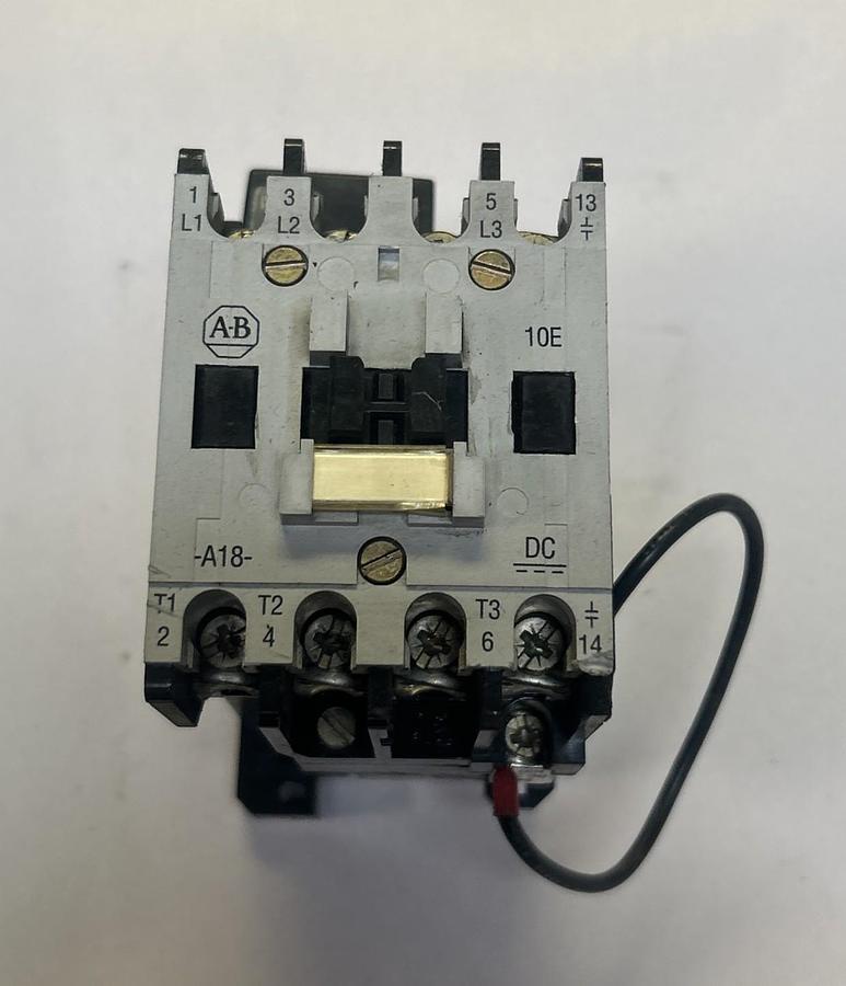 Used ALLEN BRADLEY,100-A18NZ*3,CONTACTOR 24VDC COIL