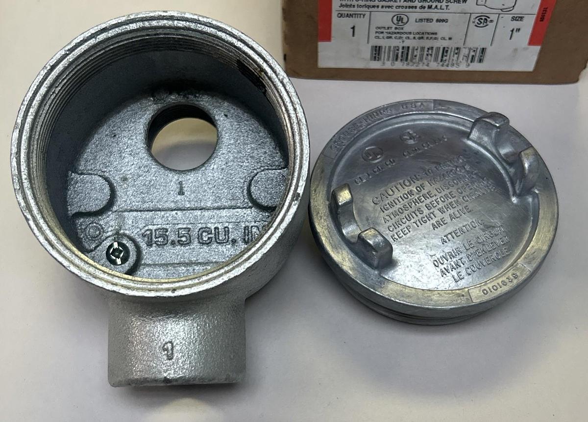 CROUSE HINDS,GUAB36,CONDUIT OUTLET BOX W/ COVER NOS