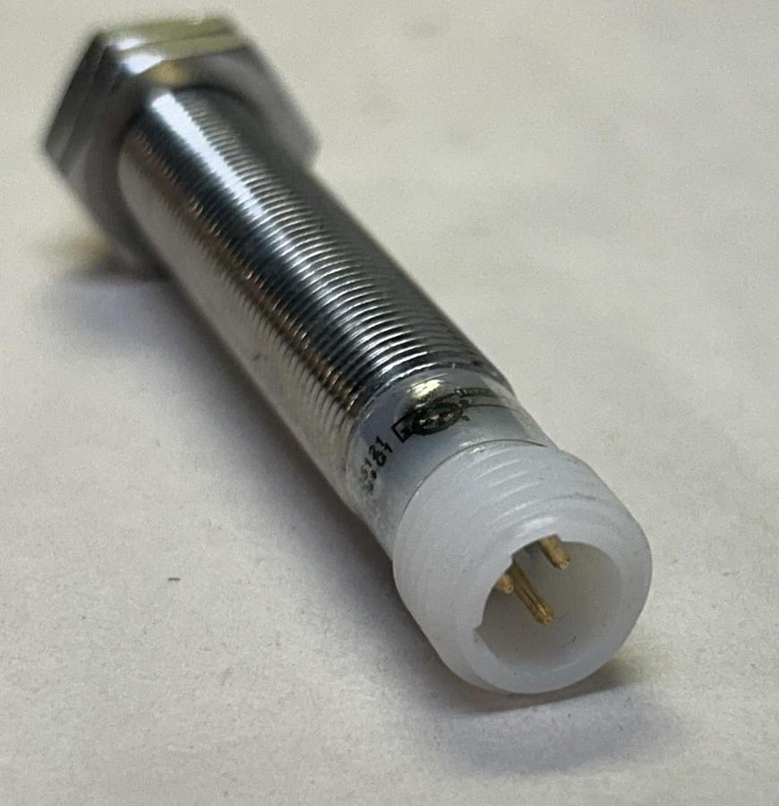 Used EATON CUTLER-HAMMER,E57-12LE06-AA,INDUCTIVE PROXIMITY SENSOR NOS