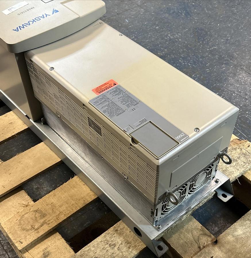 Used YASKAWA,CIMRZU4A0065FAA,AC VARIABLE SPEED DRIVE Z1B1B065PMB BYPASS DRIVE 50HP