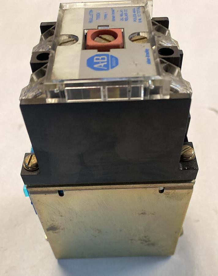 Used Allen-Bradley,700DC-P400Z24,SER D DC Relay
