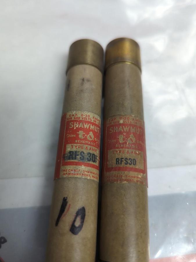 CHASE SHAWMUT,RFS30,RENEWABLE FUSE 30 AMP LOT OF 2 PRE-OWNED