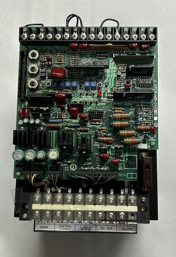 Used YASKAWA,CPCR-MR05C-Y11,SERVOPACK