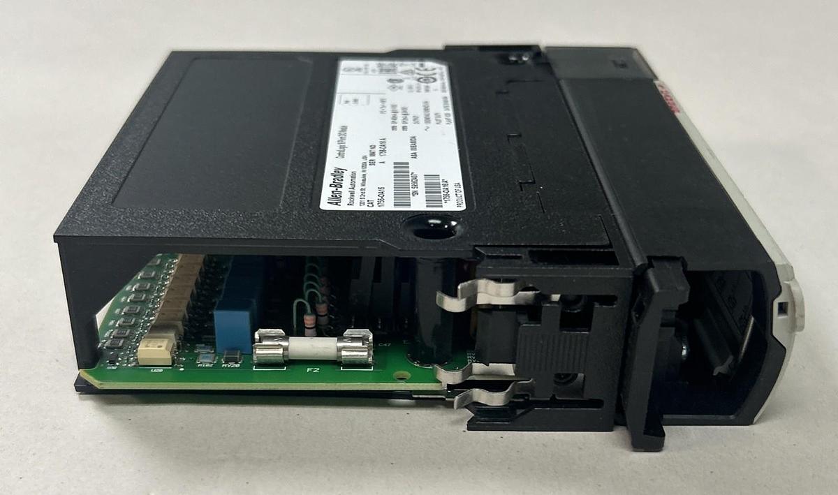 Used ALLEN BRADLEY,1756-OA16,SER A CONTROLLOGIX 16 POINT AC OUTPUT MODULE