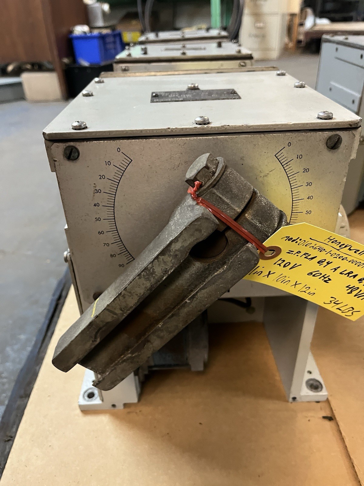 Used HONEYWELL,0102640-1-200-00010000-00,TEMPERATURE CONTROLLER