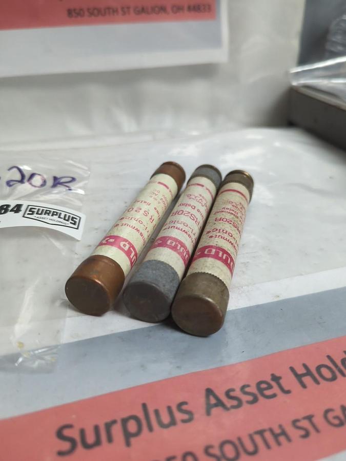 Used GOULD SHAWMUT,TRS20R,TRI-ONIC 20 AMP FUSE LOT OF 3 PRE-OWNED