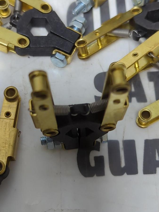 SACMI USA GROUP,8JJA09144D0000,CARBON BRUSH GRIPPER LOT OF 31 NOS