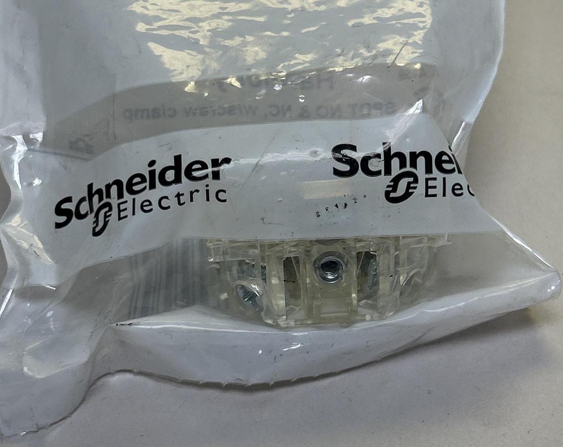 Used SCHNEIDER ELECTRIC,9001KA1,CONTACT BLOCK NEW