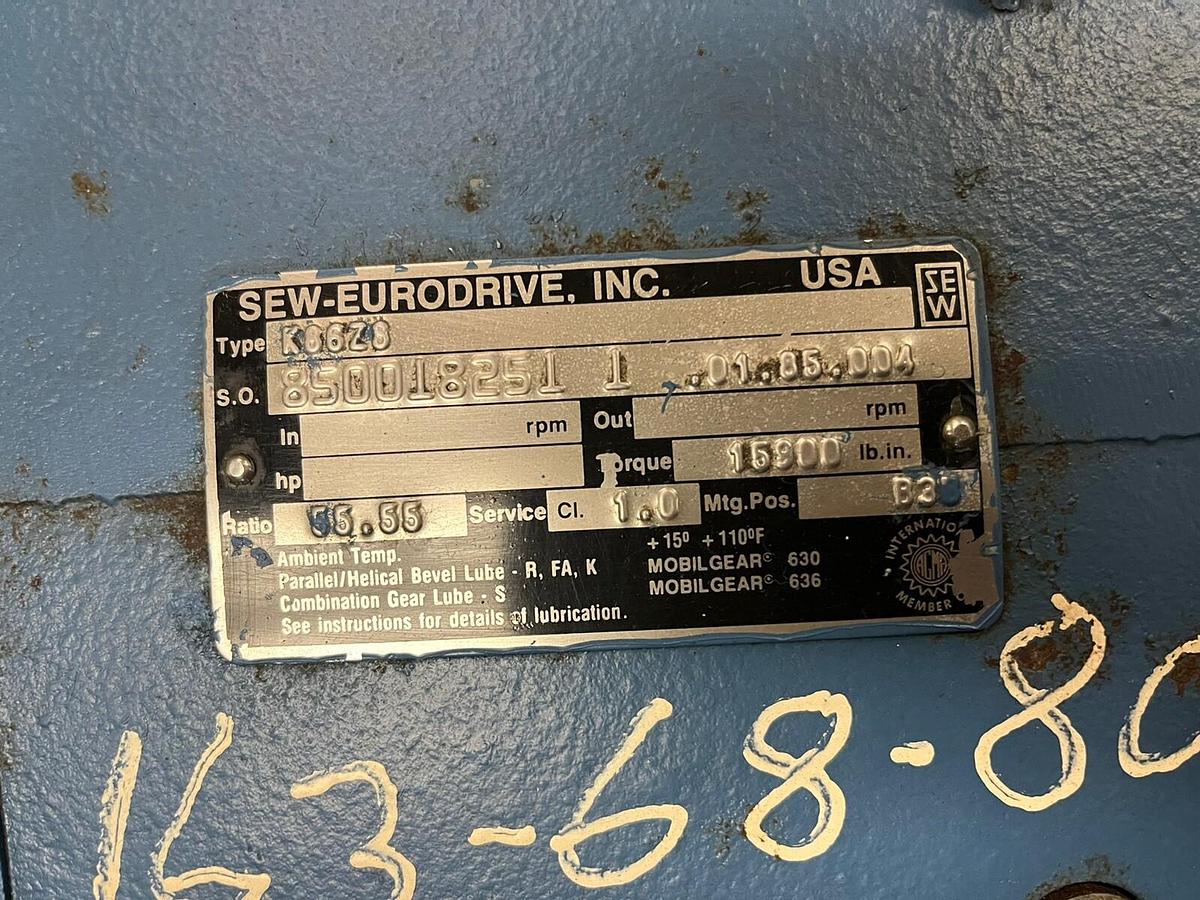 Used SEW EURODRIVE,K86Z8,GEAR REDUCER RATIO 55.55 TORQUE 15900 LB/IN