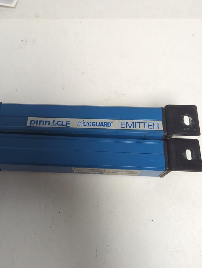 Used PINNACLE,MG-24-OF-AU,LIGHT CURTAIN RECIEVER/EMITTER SET PRE-OWNED