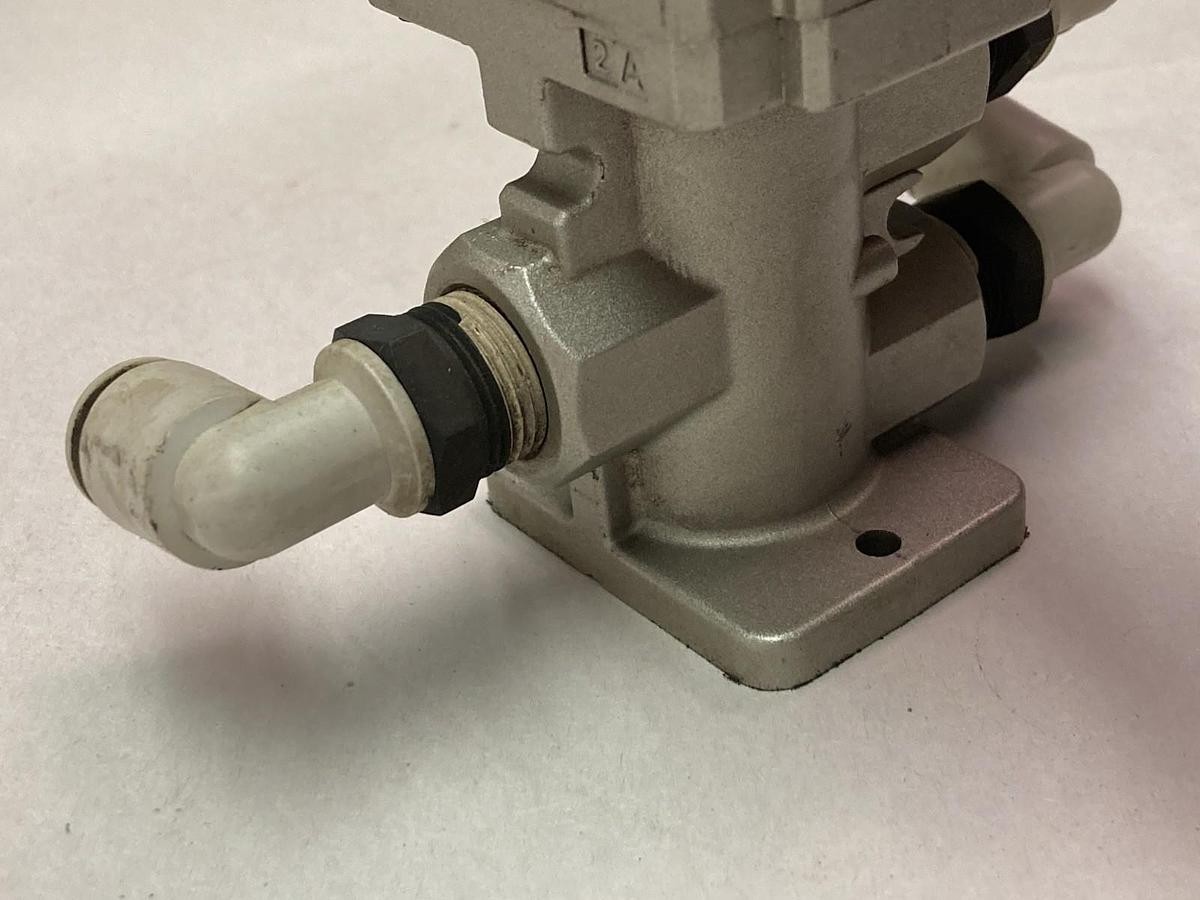 Used SMC,VT325-035D,Solenoid Valve 0-1.0MPa SC24V