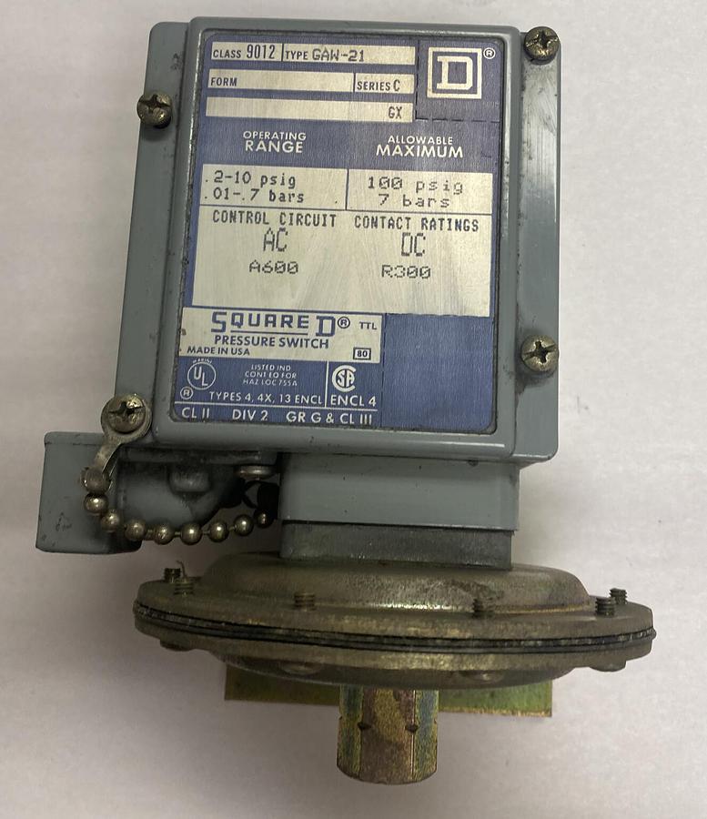 Square D,9012GAW-21,Ser C Pressure Switch NOS