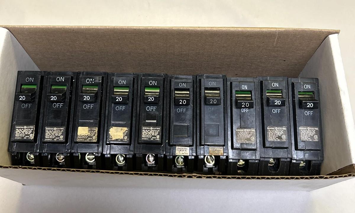 Used GENERAL ELECTRIC,HACR,CIRCUIT BREAKER 20A 120/240V 1P LOT OF 10