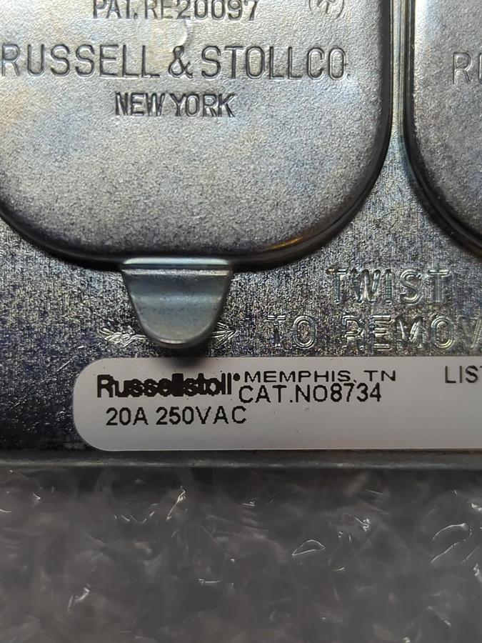 RUSSELLSTOLL,8734,RECEPTACLE 4-WIRE 20AMP 250VAC MISSING BOX NOS