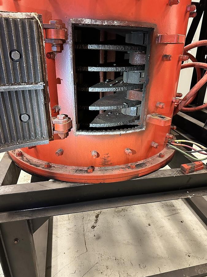 Used Tongli,YE2-280S-4,Vertical Metal Scrap Shredder "Hammer Mill" Model TL-1000