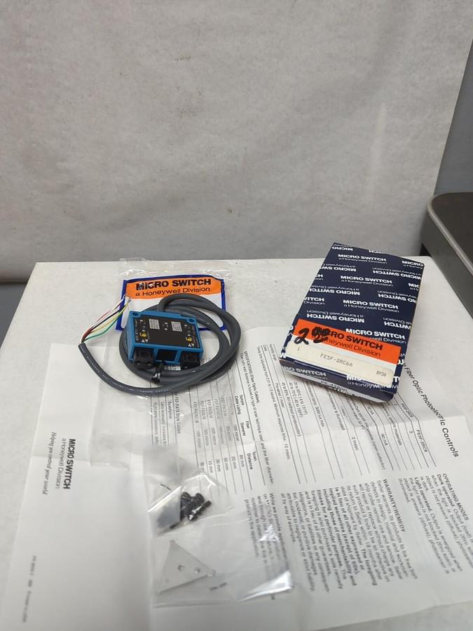 HONEYWELL MICROSWITCH,FE5F-2RC6A,PHOTOELECTRIC FIBER CONTROL NEW