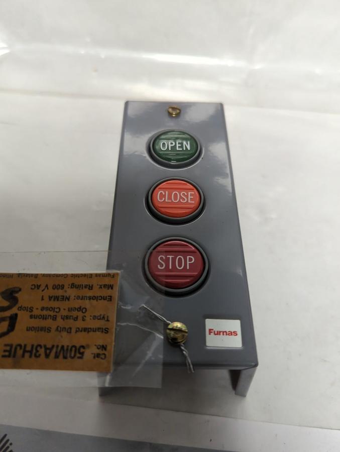 FURNAS,50MA3HJE,3-PUSH BUTTON COVER ONLY OPEN-CLOSE-STOP NOS