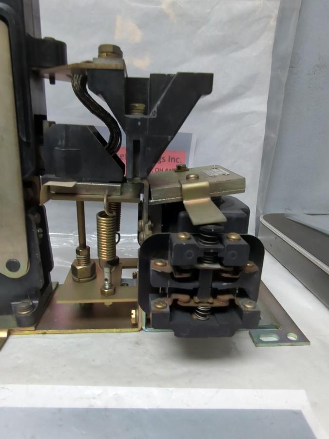 Used GENERAL ELECTRIC,DS-304-N03BF024DXT,DS 304 DC CONTACTOR 1000V 300A PRE-OWNED