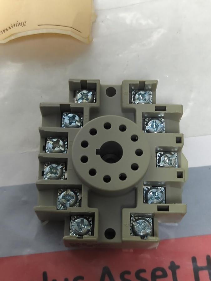 POTTER & BRUMFIELD,27E892,RELAY SOCKET 11-PIN 10AMP NOS