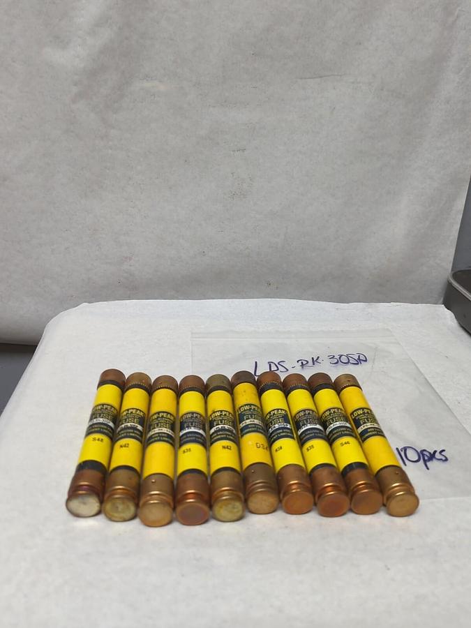 Used COOPER BUSSMANN,LPS-RK-30SP,LOW-PEAK 30 AMP FUSE LOT OF 10 PRE-OWNED