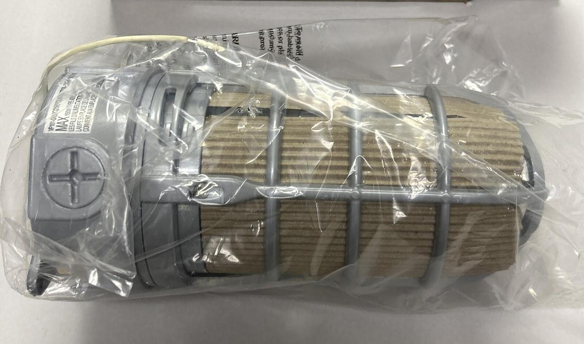 Used LUMAPRO,21R872,VAPOR TIGHT LIGHT FIXTURE NEW