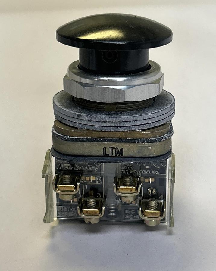 ALLEN BRADLEY,800T-D2A,BLACK MUSHROOM HEAD PUSH BUTTON NEW