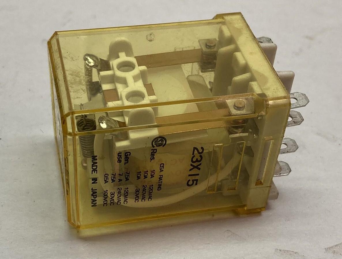 Used IDEC,RR2BA-UL,8-Pin Relay AC 120V