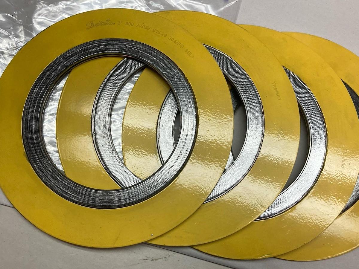 Flexitallic,900 ASME,3 Inch Spiral Round Gasket B16.20 304/FG LOT OF 4
