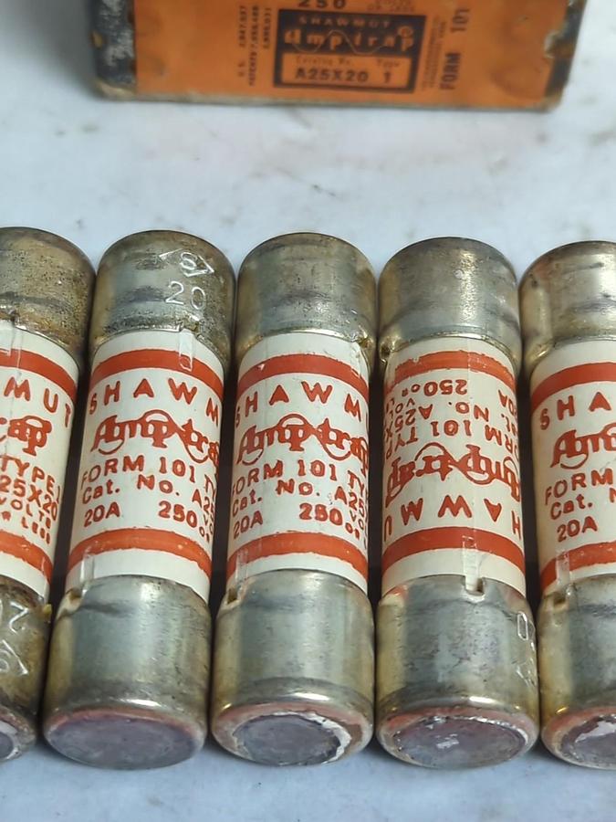 SHAWMUT,A25X20,AMP-TRAP 20 AMP FUSES BOX OF 10 NOS