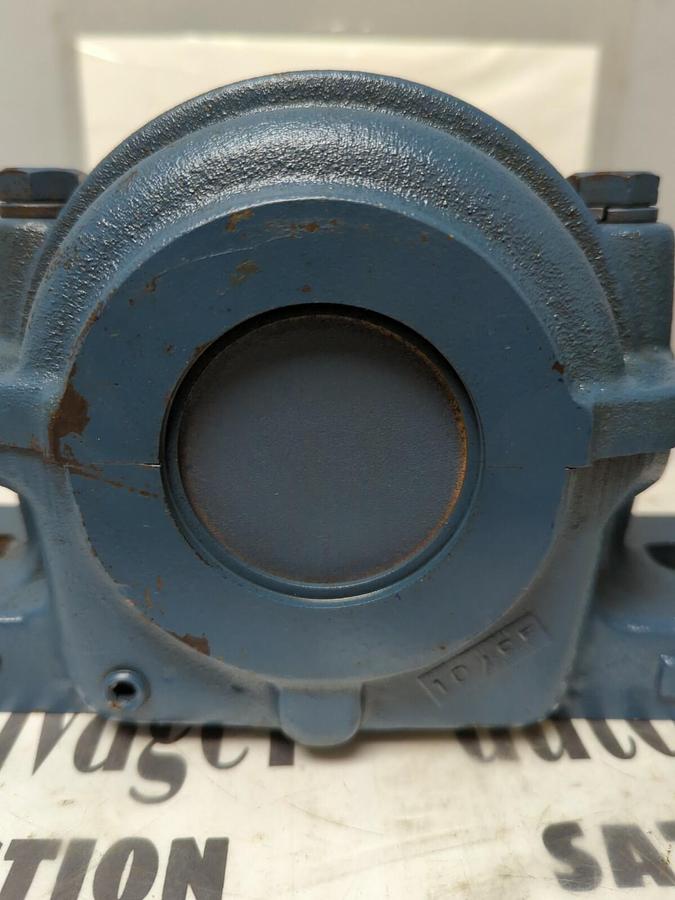 SKF,SAF-310,PILLOW BLOCK BEARING HOUSING 8-3/8 INCH BOLT HOLE SPACING NOS