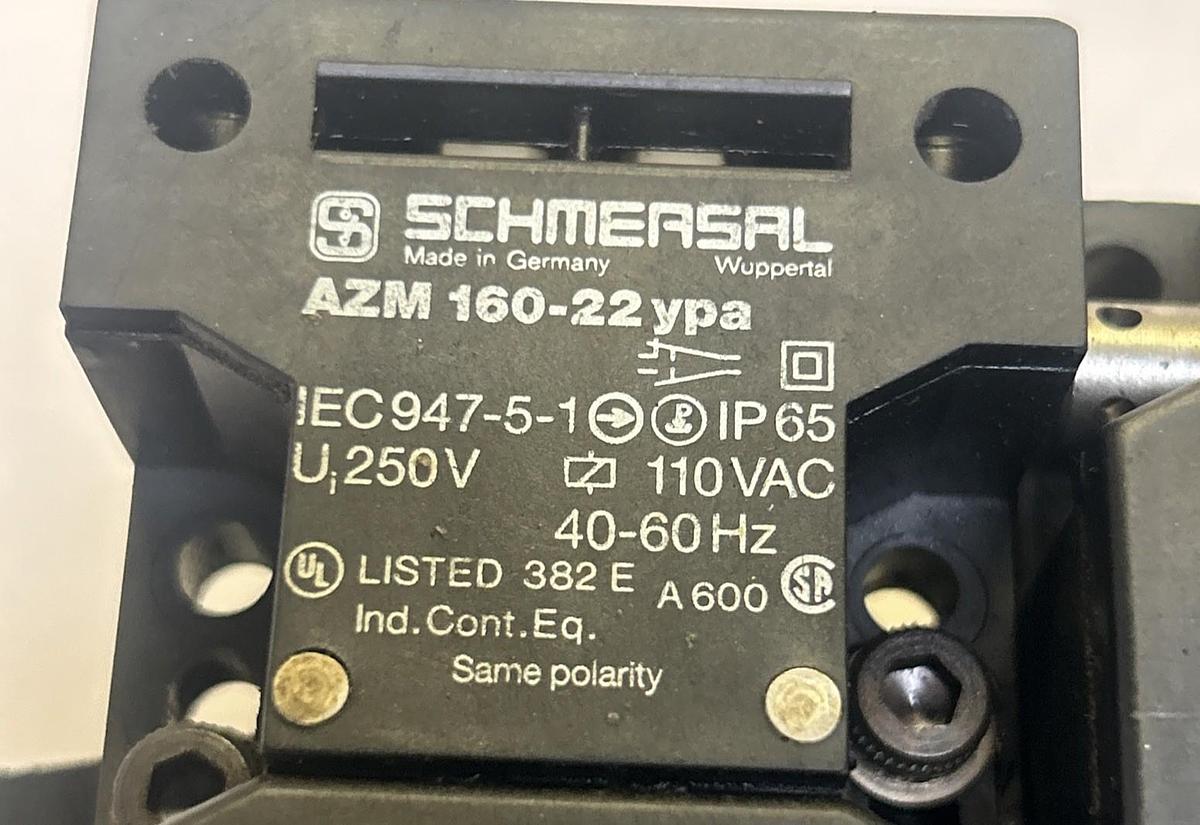 Used SCHMERSAL,AZM160-22YPA,SAFETY SWITCH