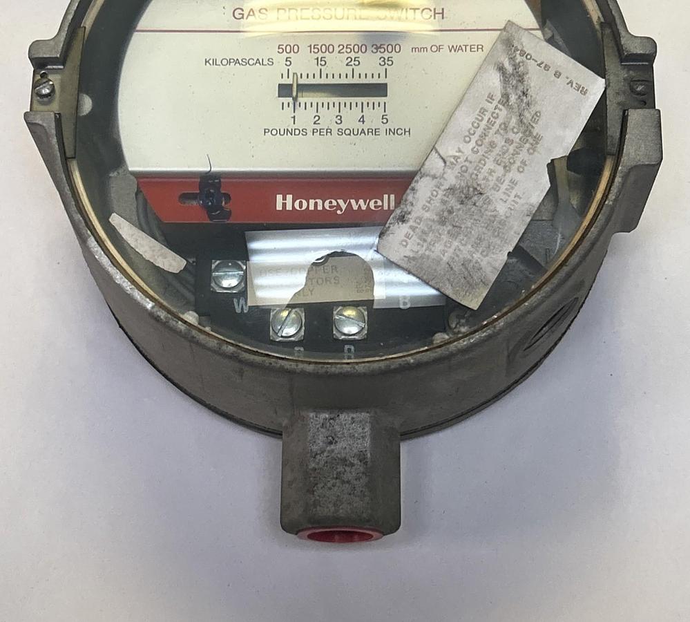 HONEYWELL,C437F1011,GAS/AIR PRESSURE SWITCH NOS